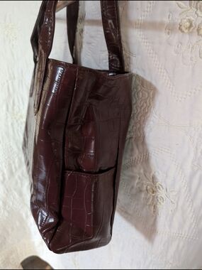 Women's Croc-Embossed Tote Bag in Chocolate Brown